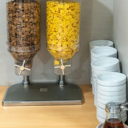 Natalie 拉加纳斯