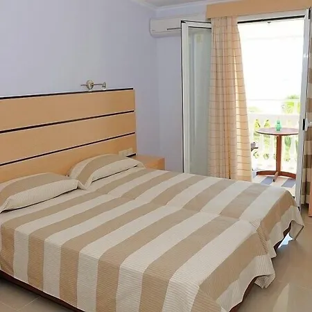 Natalie 3*